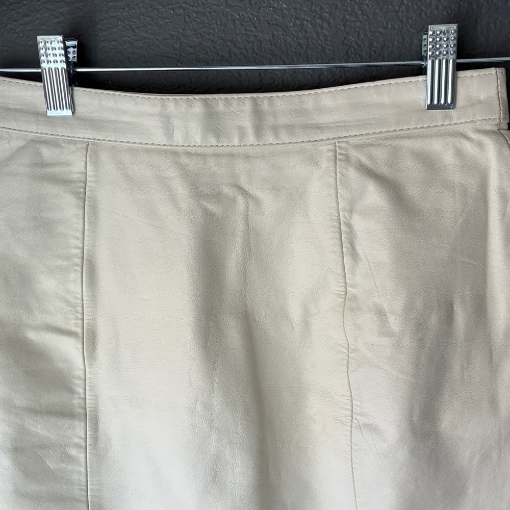 Vintage, Berman’s Cool White Leather Women's Skirt. - Picture 3 of 8